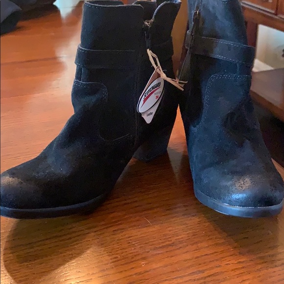 earth origins black boots